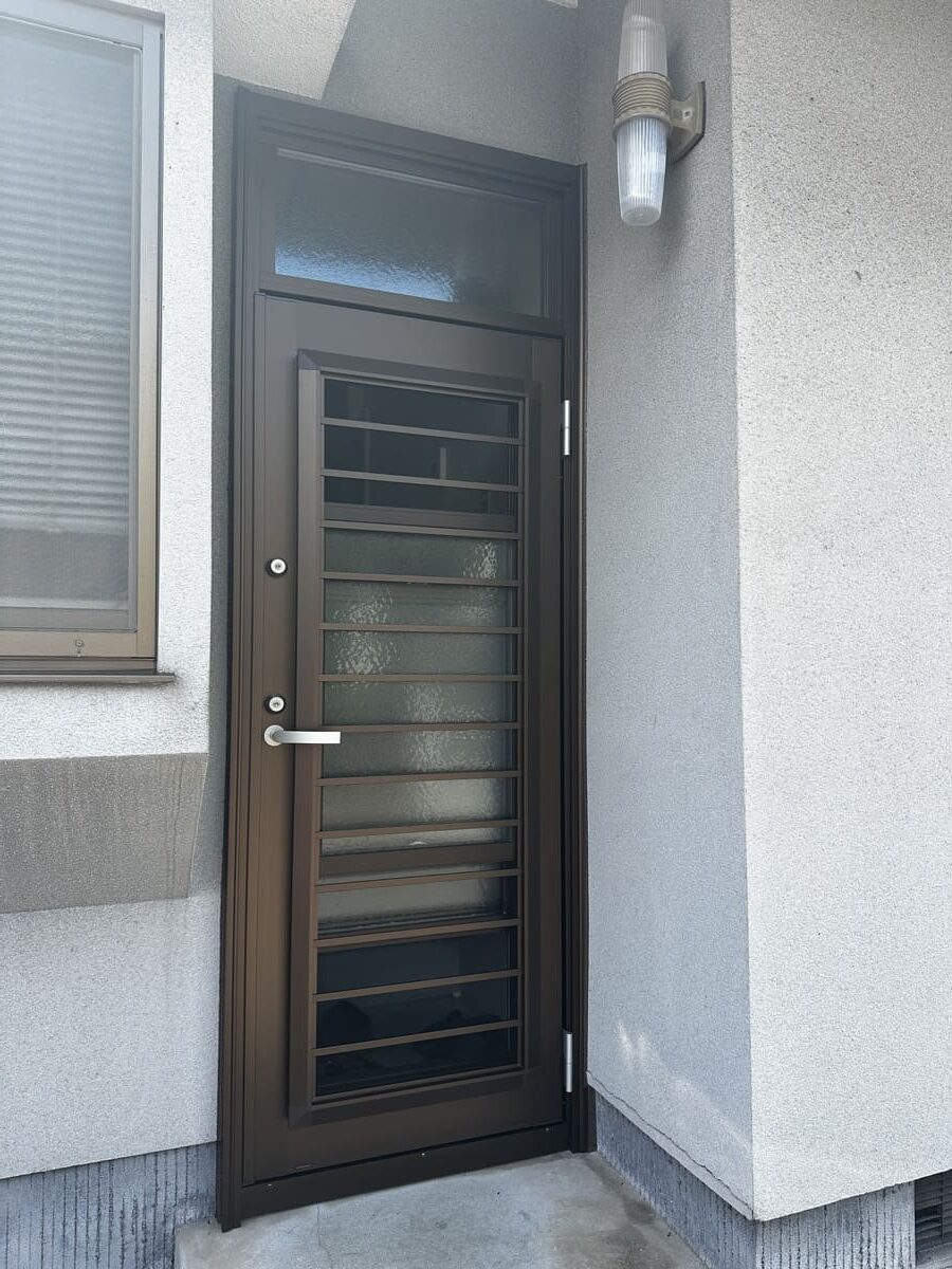 広島県福山市F様邸｜YKK AP「ドアリモ」で勝手口ドア交換（カバー工法）